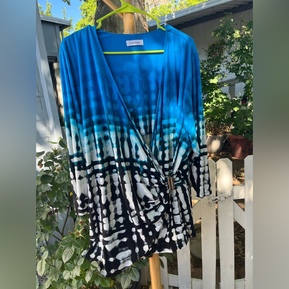 Calvin Klein blouse size 3X $25 plus size wraparound style